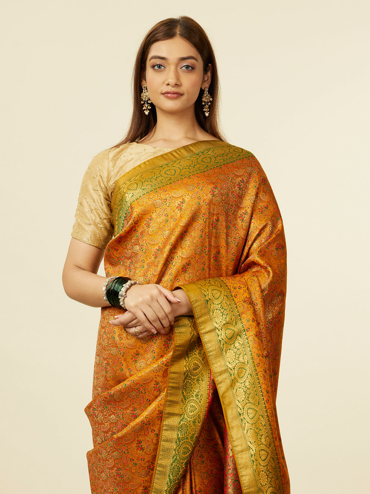 alt message - Mohey Women Mustard Yellow Bel Buti Patterned Saree with Trim Latkans image number 1